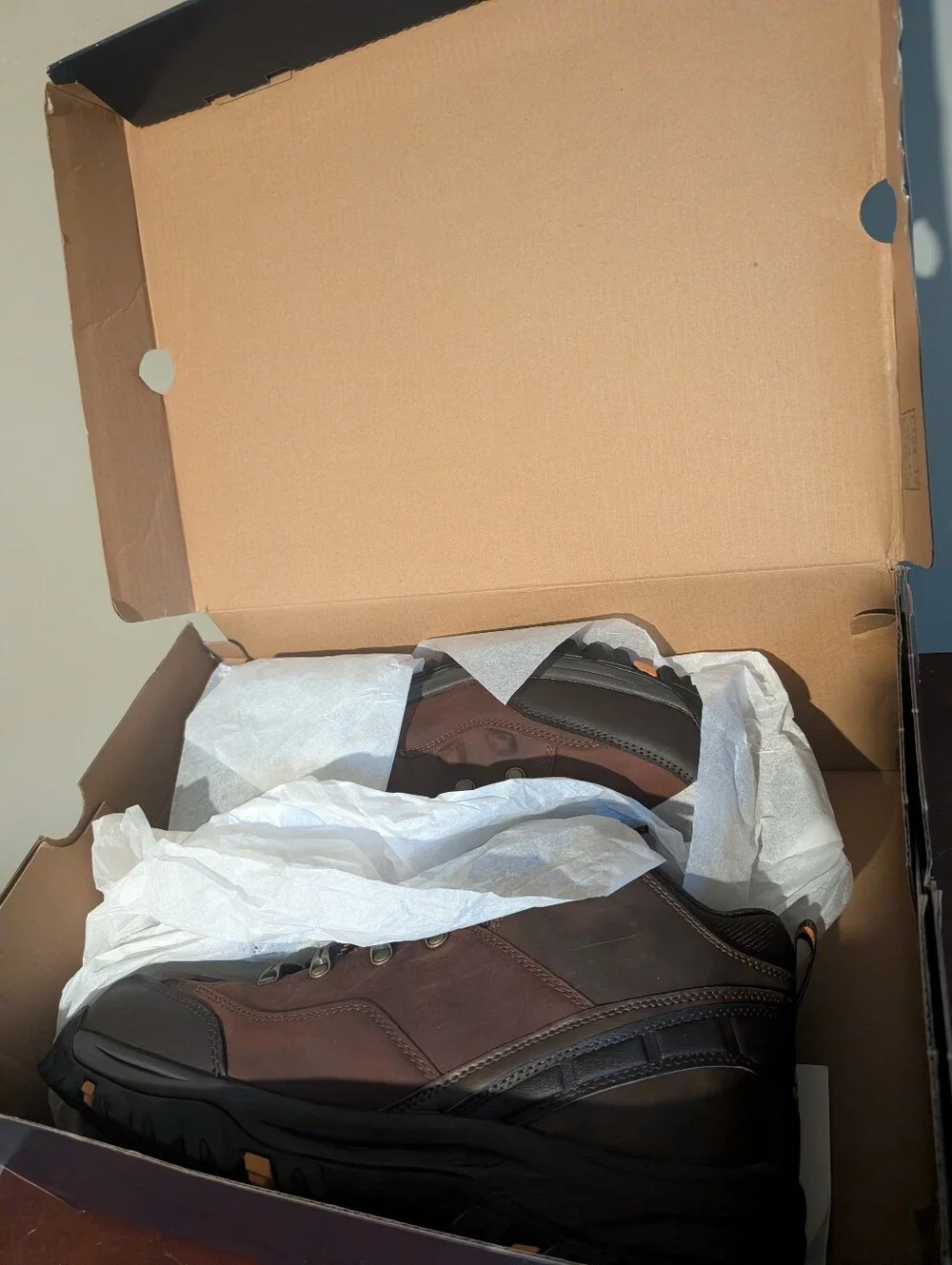 Sketchers Men's Traven Waterproof Outdoor Boot size 11 New In Box